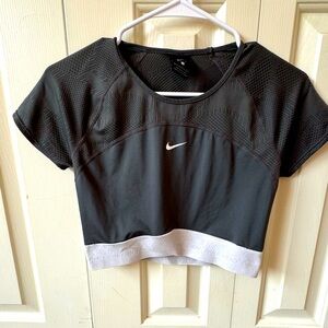 Nike pro athletic crop top